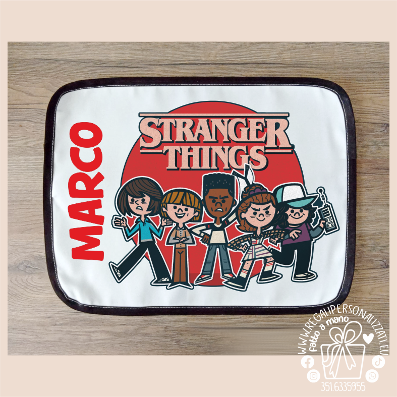 SET MERENDA Stranger Things - Borraccia, Tovaglietta, Porta merenda - immagine 2