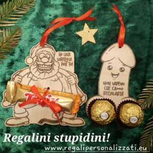 Regalini stupidi e irriverenti di Natale – Figure in legno con cioccolatini INCLUSI